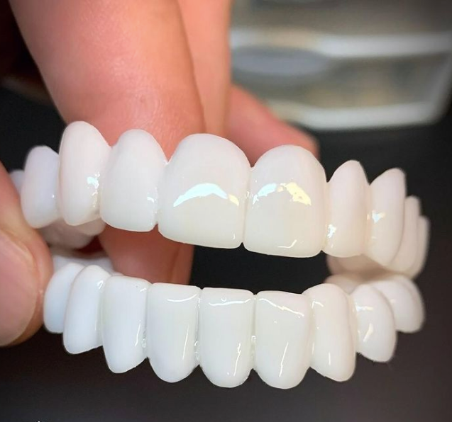 Perfect Smile™️ Removable dentures (upper + lower kit)
