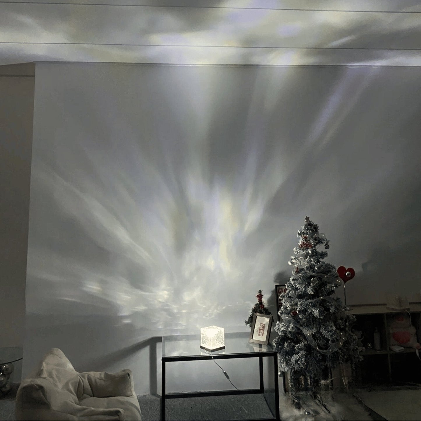 Lumina™ - Northern Lights Projector - Enjoy the Northern Lights from the comfort of your room!